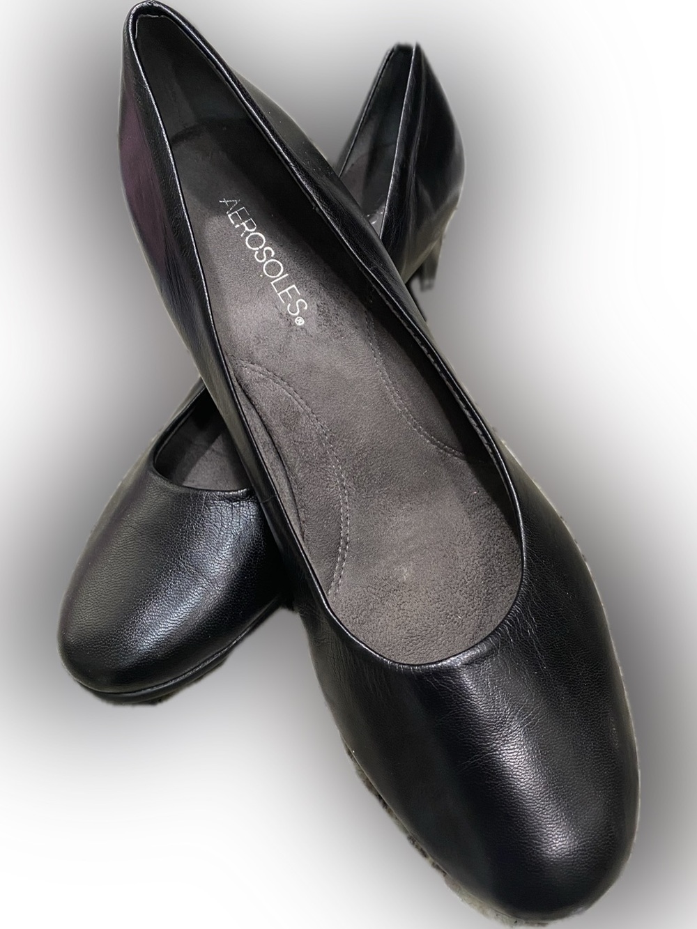 AEROSOLES Black Leather Rounded Toe pumps “Red Hot”size 11